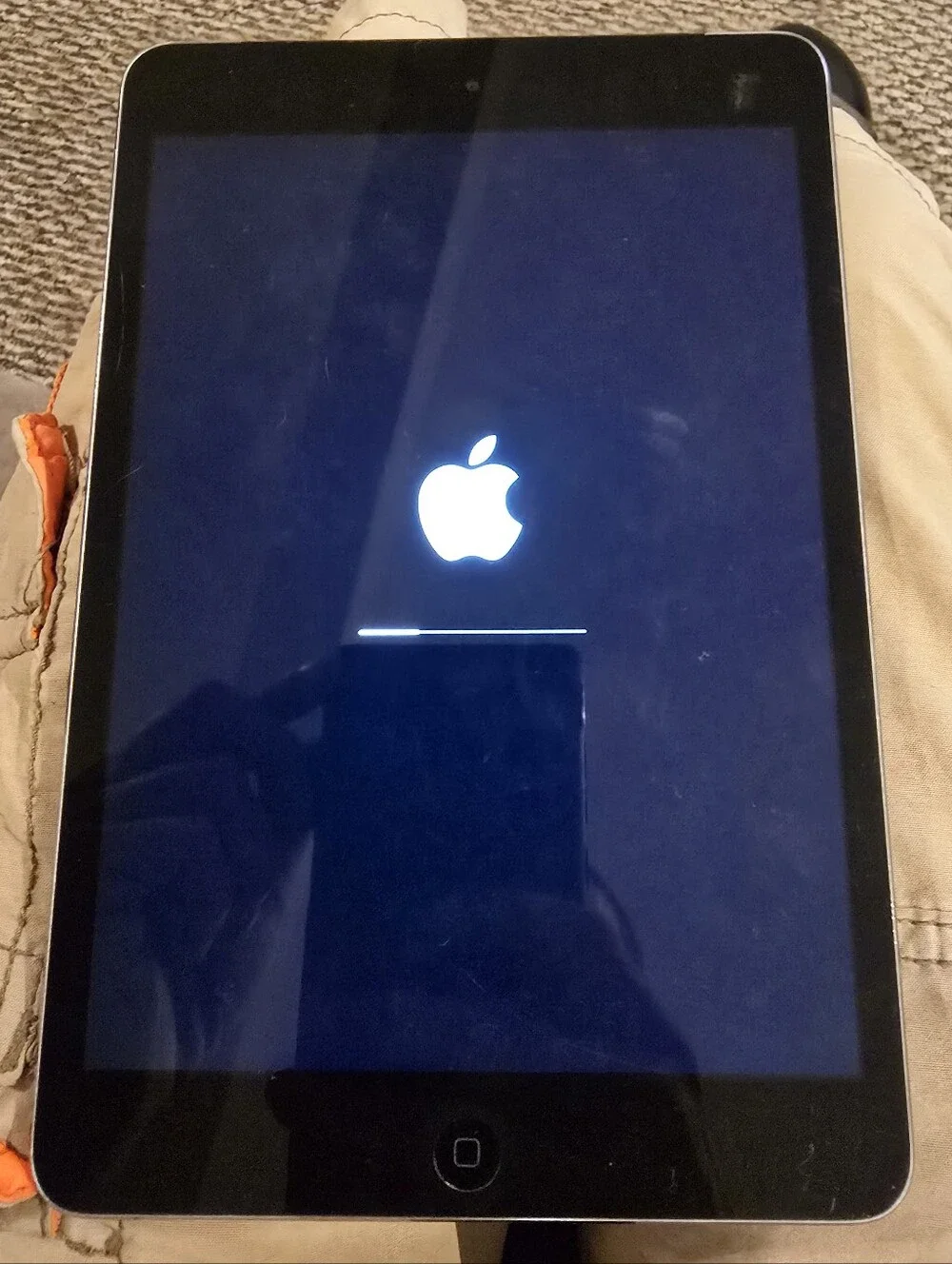 APPLE IPAD MINI UNLOCKED 32GB Silver